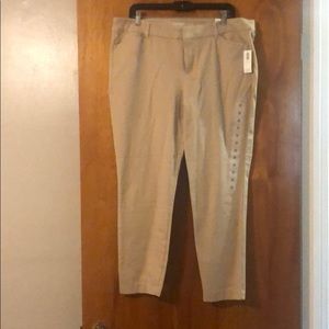 NWT Size 16 pixie cut khakis from Old Navy